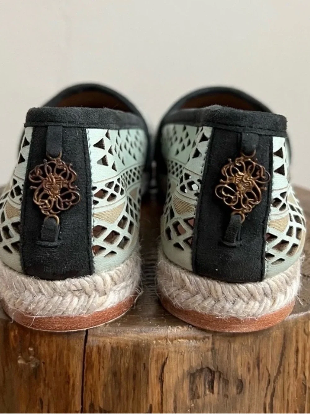 NWOB Cobra Society Women Wool & Leather Laser Cut Tapestry Espadrilles Size 6